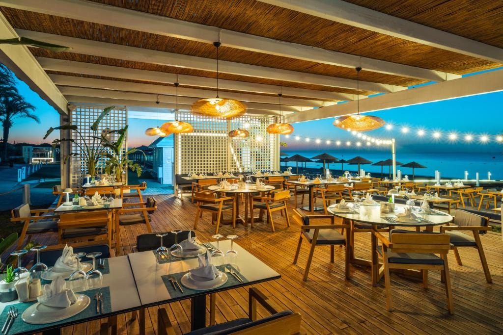 هتل ای سی گرین پالاس